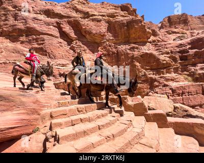 Lungo il percorso verso il monastero di Petra (al Dayr), il parco archeologico di Petra, l'UNESCO, una delle nuove sette meraviglie del mondo, Petra, Giordania Foto Stock