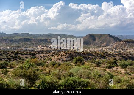 Paesaggio desertico di Tabernas in una giornata di sole, Almeria, Andalusia, Spagna, Europa Foto Stock