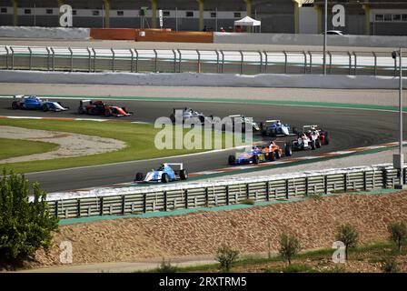 Emozionante Formula 4 Racing sul circuito di Ricardo Tormo, Cheste Foto Stock