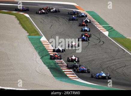 Emozionante Formula 4 Racing sul circuito di Ricardo Tormo, Cheste Foto Stock