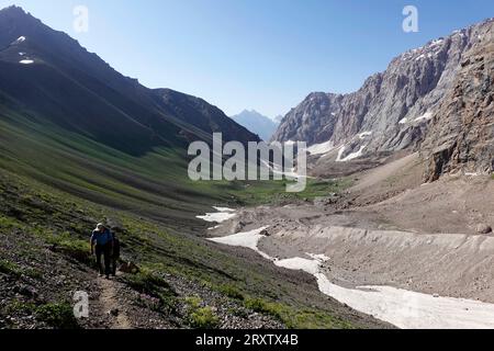 Le remote e spettacolari montagne di Fann, parte del Pamir-Alay occidentale, Tagikistan, Asia centrale, Asia Foto Stock