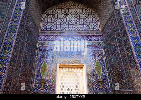 L'architettura islamica di Samarcanda, famosa in tutto il mondo, patrimonio dell'umanità dell'UNESCO, Uzbekistan, Asia centrale, Asia Foto Stock