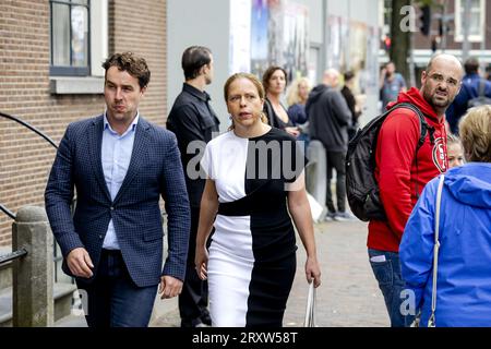 AMSTERDAM - Carola Schouten arriva a Westerkerk per il servizio funebre di Erwin Olaf. Il fotografo di fama mondiale è morto all'età di 64 anni mentre si stava riprendendo da un trapianto di polmone. ANP ROBIN VAN LONKHUIJSEN paesi bassi Out - belgio Out Foto Stock