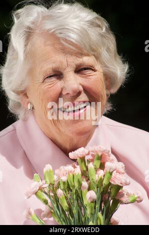 Ritratto di un'allegra anziana donna, John Gollop Foto Stock