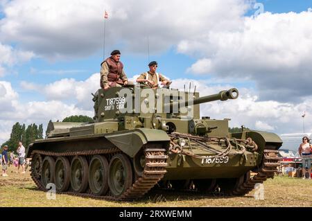 Cromwell Tank, Official Tank, Cruiser, Mk VIII, Cromwell (A27M) in mostra ad un evento militare a Damyns Hall, Essex, Regno Unito. Carro armato britannico della seconda guerra mondiale Foto Stock