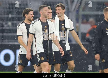 Firo: 09/12/2023 calcio, calcio, squadra nazionale maschile della stagione 2023/2024 Germania partita amichevole: Germania - Francia 2:1 mezza cifra, da, sinistra, Jonas Hofmann, Florian Wirtz, Robin Gosens, Thomas Muller Foto Stock