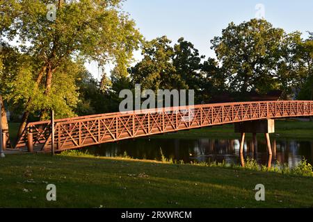 Metal Bridge sul fiume Fox a Burlington, Wisconsin, in estate Foto Stock
