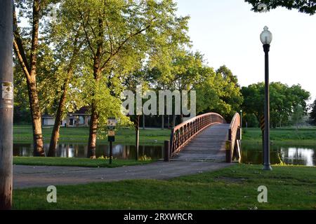 Ponte sul fiume Fox a Burlington, Wisconsin, in estate Foto Stock