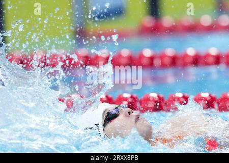 (230927) -- HANGZHOU, 27 settembre 2023 (Xinhua) -- Wan Letian of China compete durante la finale femminile di nuoto di 100 metri ai 19 Giochi asiatici di Hangzhou, nella provincia dello Zhejiang della Cina orientale, 27 settembre 2023. Foto Stock