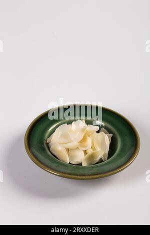 Bulbi crudi per giglio freschi per alimenti sani, bulbi secchi per giglio Foto Stock