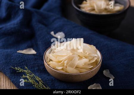 Bulbi crudi per giglio freschi per alimenti sani, bulbi secchi per giglio Foto Stock