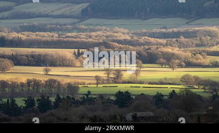 Una vista sul South Shropshire verso Ludlow da View Edge, Onibury, Shropshire, Regno Unito Foto Stock