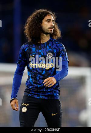 Marc Cucurella del Chelsea si scalda davanti alla partita del terzo turno della Carabao Cup a Stamford Bridge, Londra. Data foto: Mercoledì 27 settembre 2023. Foto Stock