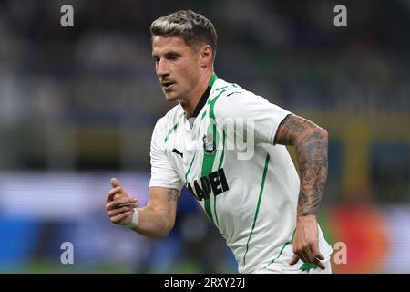 Milano, 27 settembre 2023. Andrea Pinamonti degli Stati Uniti Sassuolo durante la partita di serie A A a Giuseppe Meazza, Milano. Il credito fotografico dovrebbe leggere: Jonathan Moscrop / Sportimage Foto Stock