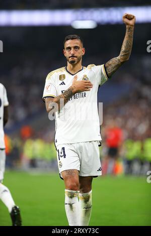 Il Joselu del Real Madrid reagisce durante la Liga EA Sports Match Day 7 tra Real Madrid e UD Las Palmas allo stadio Santiago Bernabeu di Madrid, Spagna, il 27 settembre 2023. Crediti: Edward F. Peters/Alamy Live News Foto Stock