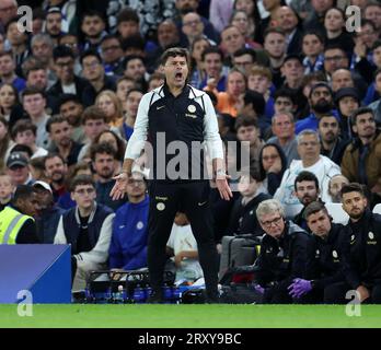 Londra, Inghilterra, 27 settembre 2023. Mauricio Pochettino, manager del Chelsea, guarda fuori durante la partita di Carabao Cup a Stamford Bridge, Londra. Il credito fotografico dovrebbe essere: David Klein / Sportimage Foto Stock