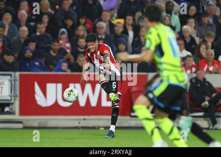 27 settembre 2023; Gtech Community Stadium, Brentford, Londra, Inghilterra; Carabao Cup Football, Brentford contro Arsenal; Christian Norgaard di Brentford Foto Stock