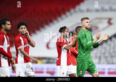 Il portiere di Anversa, Jean Butez, sembra degettato dopo una partita di calcio tra Royal Antwerp FC e KAA Gent, una partita posticipata del giorno 05 della stagione 2023-2024 della prima divisione del campionato belga "Jupiler Pro League", ad Anversa mercoledì 27 settembre 2023. BELGA FOTO TOM GOYVAERTS Foto Stock