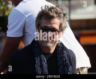 VENEZIA, ITALIA - 08 SETTEMBRE: Guillaume Canet arriva alla 80 Mostra del Cinema di Venezia 2023 l'8 settembre 2023 a Venezia Foto Stock