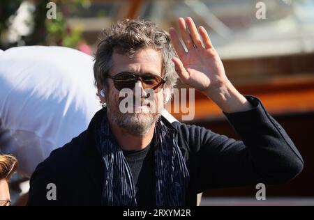 VENEZIA, ITALIA - 08 SETTEMBRE: Guillaume Canet arriva alla 80 Mostra del Cinema di Venezia 2023 l'8 settembre 2023 a Venezia Foto Stock