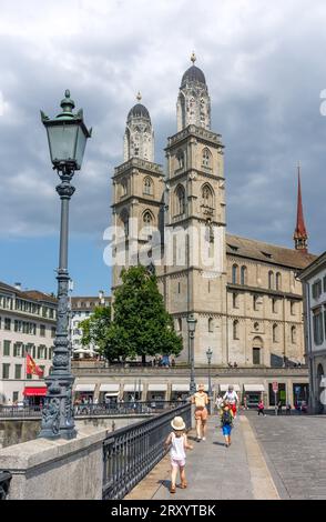 Chiesa di Grossmünster sul Ponte di Münster (Münsterbrücke), Altstadt (città vecchia), città di Zürich, Zürich, Svizzera Foto Stock