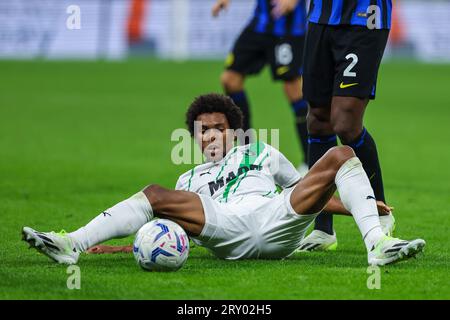 Armand Lauriente di US Sassuolo è stato visto in azione durante la partita di serie A 2023/24 tra FC Internazionale e US Sassuolo allo Stadio Giuseppe Meazza di Milano, Italia, il 27 settembre 2023 Foto Stock