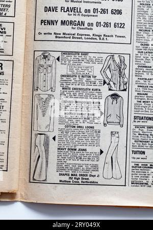 Advertit for Clothing in 1970s Issue di NME New Musical Express Music Paper Foto Stock