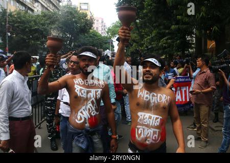 Non esclusiva: Calcutta, India, 27 settembre 2023: Candidati per i lavori del gruppo D partecipano durante una manifestazione di protesta contro il segretario generale del TMC Abhishak Foto Stock