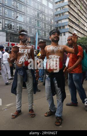 Non esclusiva: Calcutta, India, 27 settembre 2023: Candidati per i lavori del gruppo D partecipano durante una manifestazione di protesta contro il segretario generale del TMC Abhishak Foto Stock