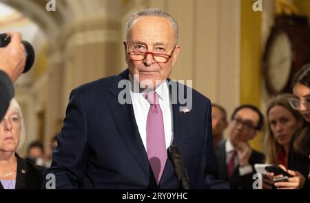 Il leader della maggioranza del Senato degli Stati Uniti Chuck Schumer (Democratico di New York) fa osservazioni alla conferenza stampa dopo il pranzo settimanale della politica del Partito Democratico al Campidoglio degli Stati Uniti a Washington, DC, USA martedì 27 settembre 2023. Foto di Ron Sachs/CNP/ABACAPRESS.COM credito: Abaca Press/Alamy Live News Foto Stock