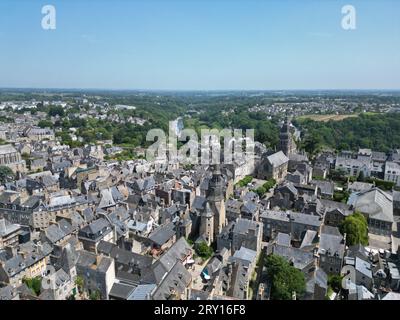 Centro di Dinan, Bretagna, Francia drone, aereo Foto Stock