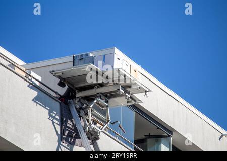 Rimozione con sollevatore per mobili o paranco per rimozione Foto Stock