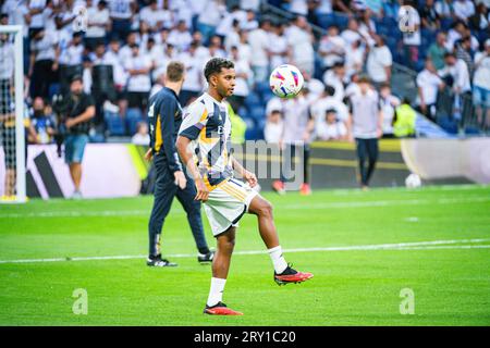 Rodrygo Silva de Goes (Real Madrid) si scalda prima della partita di calcio del campionato spagnolo la Liga EA Sports tra Real Madrid e Las Palmas giocata allo stadio Bernabeu. Real Madrid 2 : 0 Las Palmas (foto di Alberto Gardin / SOPA Images/Sipa USA) credito: SIPA USA/Alamy Live News Foto Stock