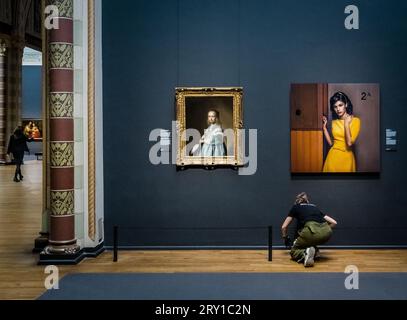 AMSTERDAM - il lavoro di Erwin Olaf Hope sarà appeso alla Galleria d'Onore del Rijksmuseum, come omaggio al fotografo defunto. L'opera Hope fa parte della collezione principale del Rijksmuseum. ANP REMKO DE WAAL netherlands Out - belgium Out Foto Stock