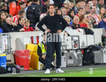 27 set 2023 - Brentford / Arsenal - EFL Cup - Gtech Community Stadium Brentford Manager Thomas Frank durante la partita contro l'Arsenal. Immagine : Mark Pain / Alamy Live News Foto Stock