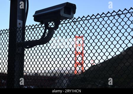 Telecamera di sorveglianza vicino al Golden Gate Bridge a San Francisco. Foto Stock