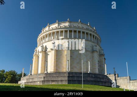 Die Gedenkstätte Befreiungshalle auf dem Michelsberg a Kelheim, Niederbayern, Bayern, Deutschland | il monumento neoclassico Befreiungshalle o ha Foto Stock