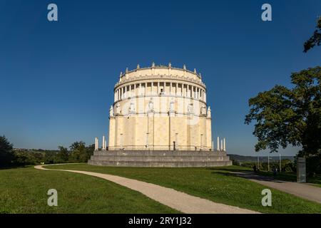 Die Gedenkstätte Befreiungshalle auf dem Michelsberg a Kelheim, Niederbayern, Bayern, Deutschland | il monumento neoclassico Befreiungshalle o ha Foto Stock