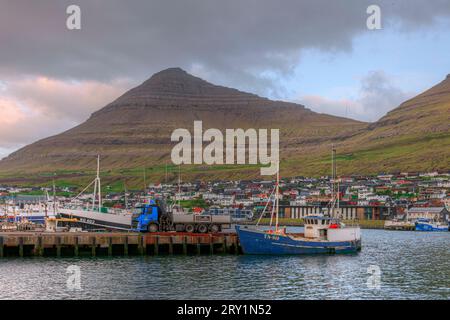 Porto di Klaksvik, Isole Faroe Foto Stock