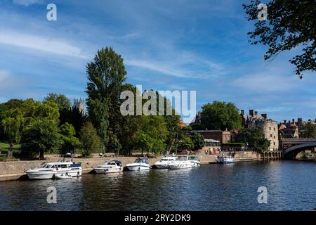 Vista sull'Ouse nel centro di York Foto Stock