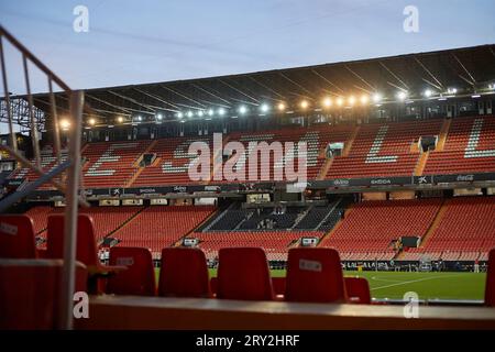 Valencia, Spagna. 27 settembre 2023. Vista dello stadio Mestalla durante la partita di la Liga tra il Valencia CF e la Real Sociedad giocata al Mestalla Stadium il 27 settembre a Valencia in Spagna. (Foto di Jose Torres/PRESSINPHOTO) crediti: PRESSINPHOTO SPORTS AGENCY/Alamy Live News Foto Stock