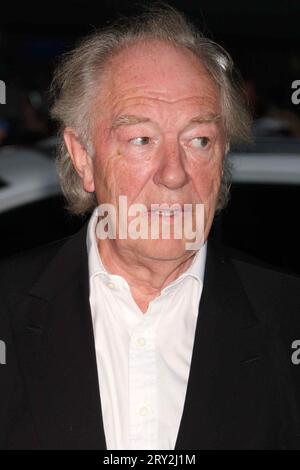 **FOTO DEL FILE** Michael Gabon è morto. Michael Gambon partecipa alla premiere nordamericana della Warner Bros. Immagini "Harry Potter e il principe mezzosangue" al teatro Ziegfeld di New York il 9 luglio 2009. Crediti fotografici: Henry McGee/MediaPunch Foto Stock