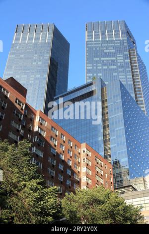 NEW YORK, USA - 5 LUGLIO 2013: Grattacieli del Deutsche Bank Center (ex Time Warner Center) completati nel 2003, uno dei punti di riferimento di New York. Foto Stock