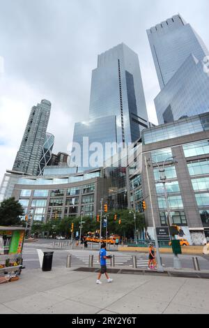 NEW YORK, USA - 4 LUGLIO 2013: Deutsche Bank Center (ex Time Warner Center) a Columbus Circle, grattacieli completati nel 2003, uno di New York la Foto Stock