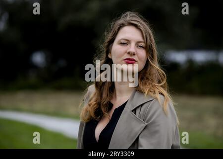 AMSTERDAM - ritratti della scrittrice mette Maria van Dijk. La scrittrice di 23 anni fu bombardata da feroci reazioni su un presunto passo stereotipato sul Bijlmer nel suo nuovo libro Mimosa. ANP ROBIN VAN LONKHUIJSEN paesi bassi Out - belgio Out Foto Stock