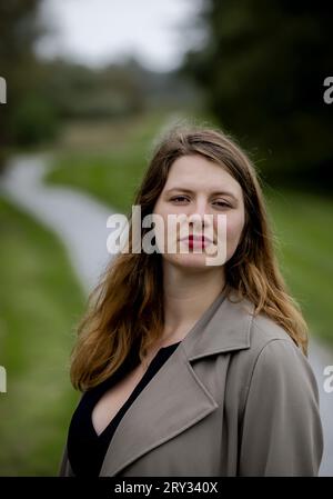 AMSTERDAM - ritratti della scrittrice mette Maria van Dijk. La scrittrice di 23 anni fu bombardata da feroci reazioni su un presunto passo stereotipato sul Bijlmer nel suo nuovo libro Mimosa. ANP ROBIN VAN LONKHUIJSEN paesi bassi Out - belgio Out Foto Stock