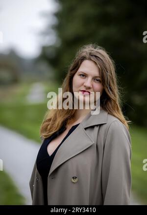 AMSTERDAM - ritratti della scrittrice mette Maria van Dijk. La scrittrice di 23 anni fu bombardata da feroci reazioni su un presunto passo stereotipato sul Bijlmer nel suo nuovo libro Mimosa. ANP ROBIN VAN LONKHUIJSEN paesi bassi Out - belgio Out Foto Stock