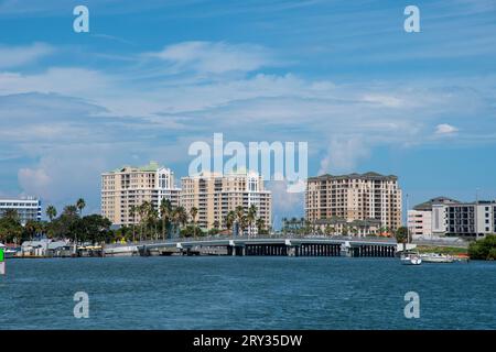 Clearwater Beach include un'area resort e un'area residenziale su un'isola barriera nel Golfo del Messico nella contea di Pinellas sulla costa centro-occidentale Foto Stock