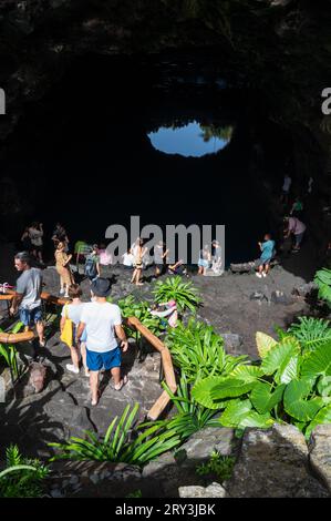 Jameos del Agua è una serie di grotte laviche e un centro di arte, cultura e turismo creato dall'artista e architetto locale Cesar Manrique, Lanzarote, CAN Foto Stock