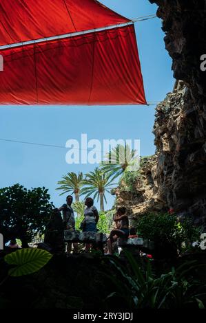 Jameos del Agua è una serie di grotte laviche e un centro di arte, cultura e turismo creato dall'artista e architetto locale Cesar Manrique, Lanzarote, CAN Foto Stock